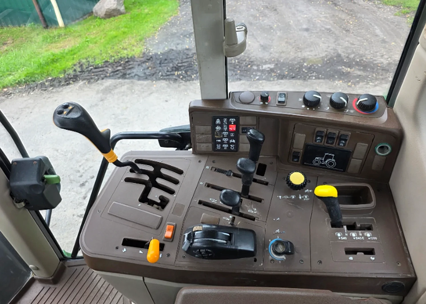 John Deere 6520 Premium — foto 7