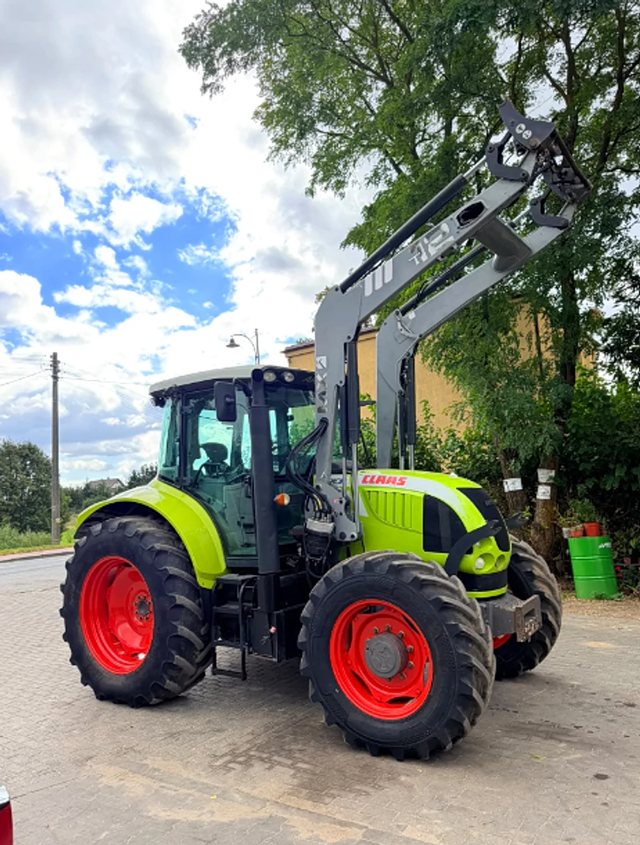 Claas Arion 530