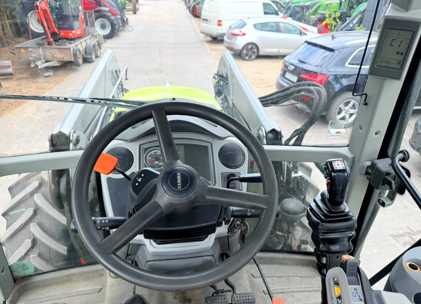 Claas Arion 530 — foto 10