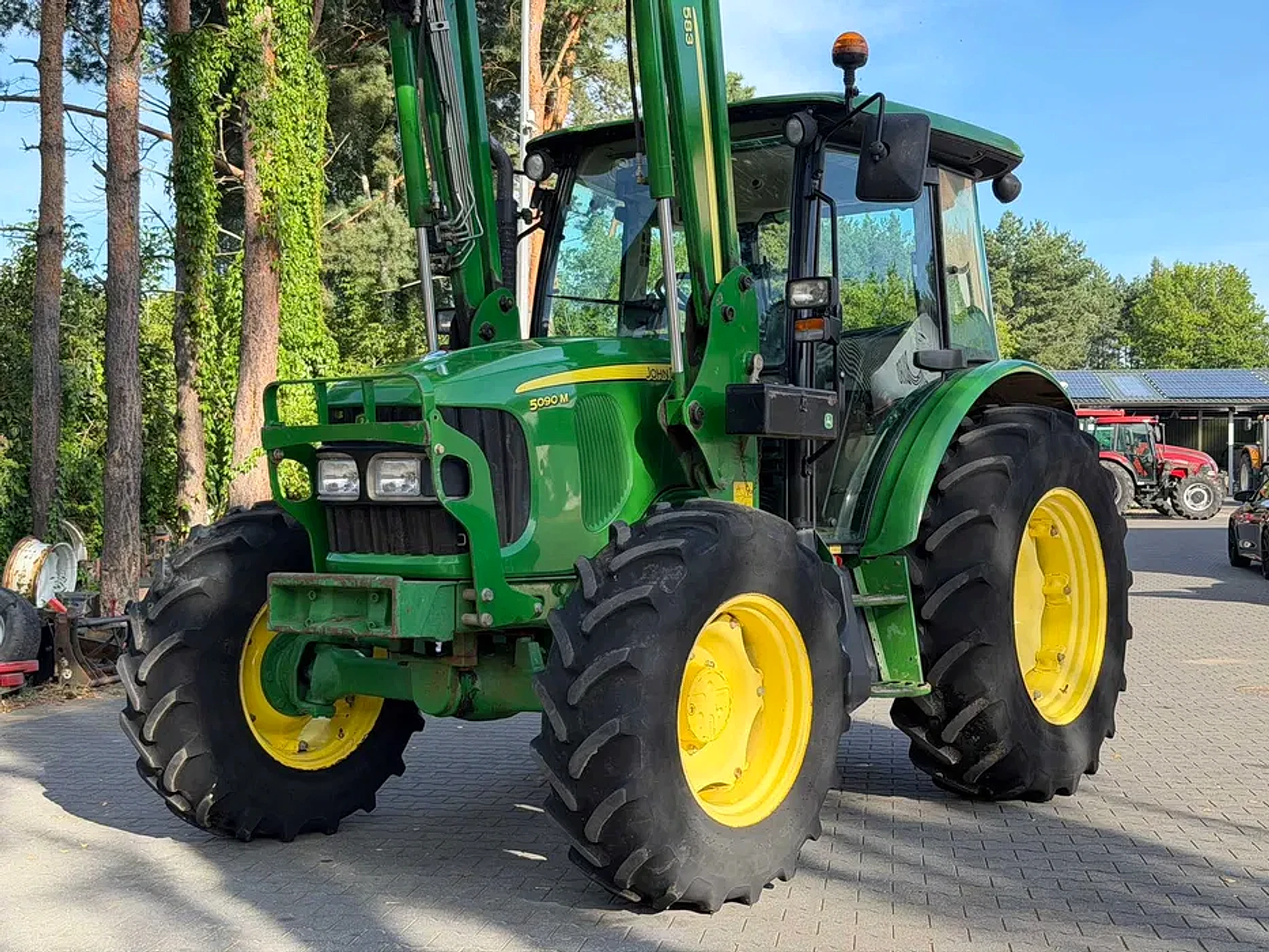 John Deere 5090M