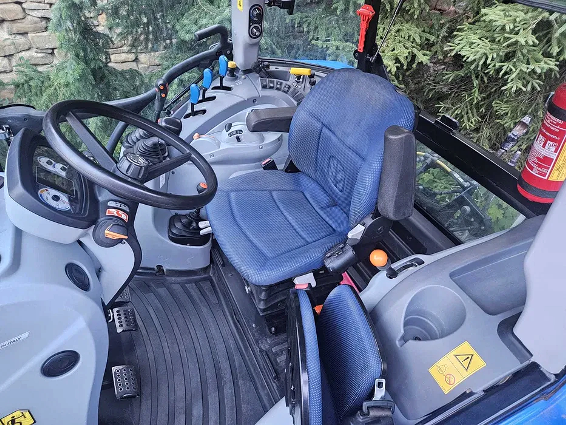 New Holland T5.115 — foto 7