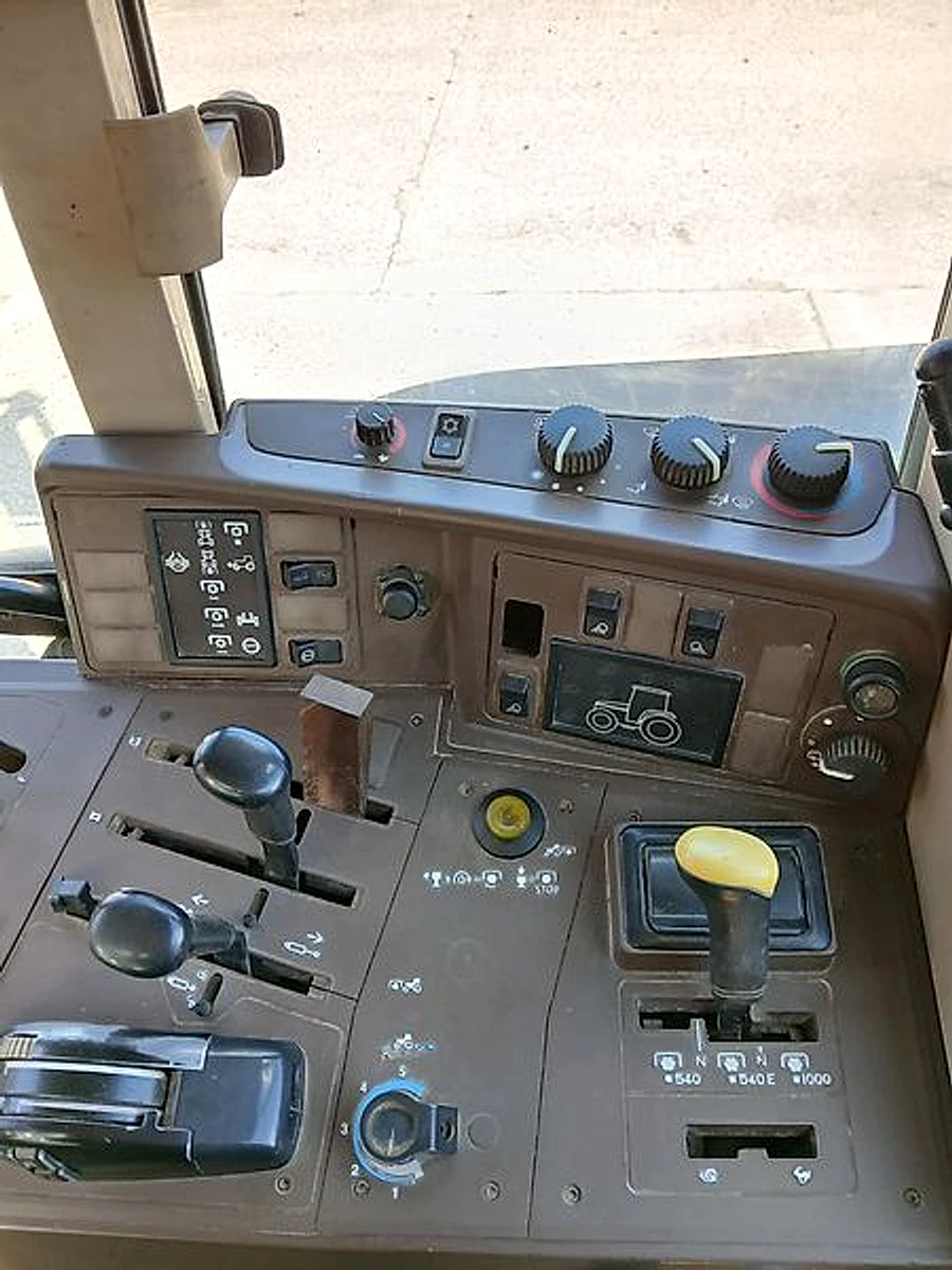 John Deere 6610 — foto 3